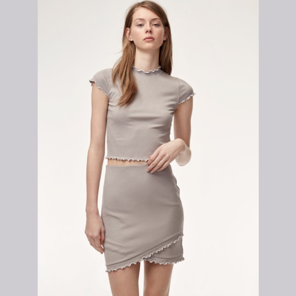 2-PIECE SET / Crowne t-shirt + Primrose skirt / xs